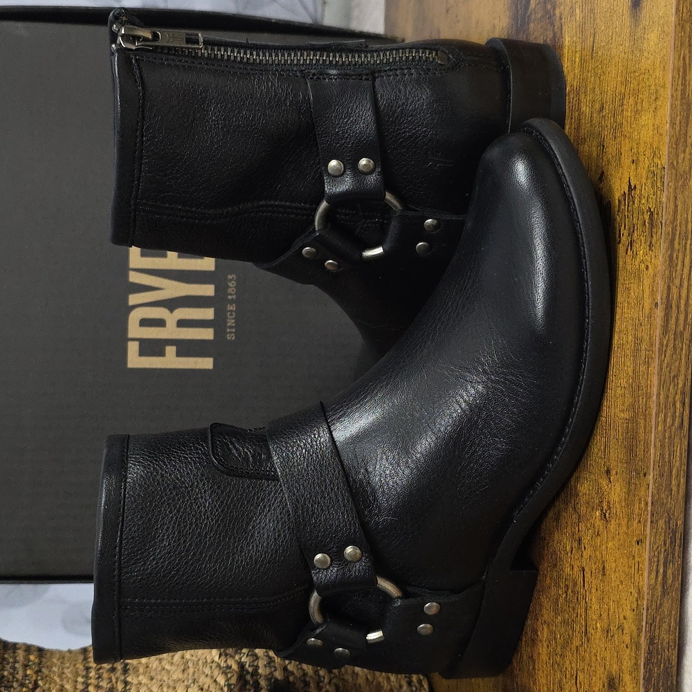 Frye Portia Harness Short Leather Boots - 6.5 - Picture 3 of 16